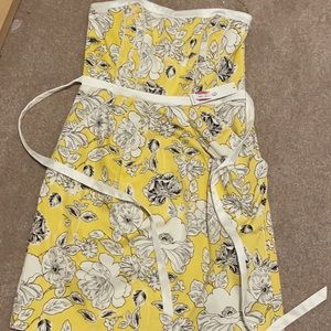 Yellow White Floral Pockets Strapless Dress